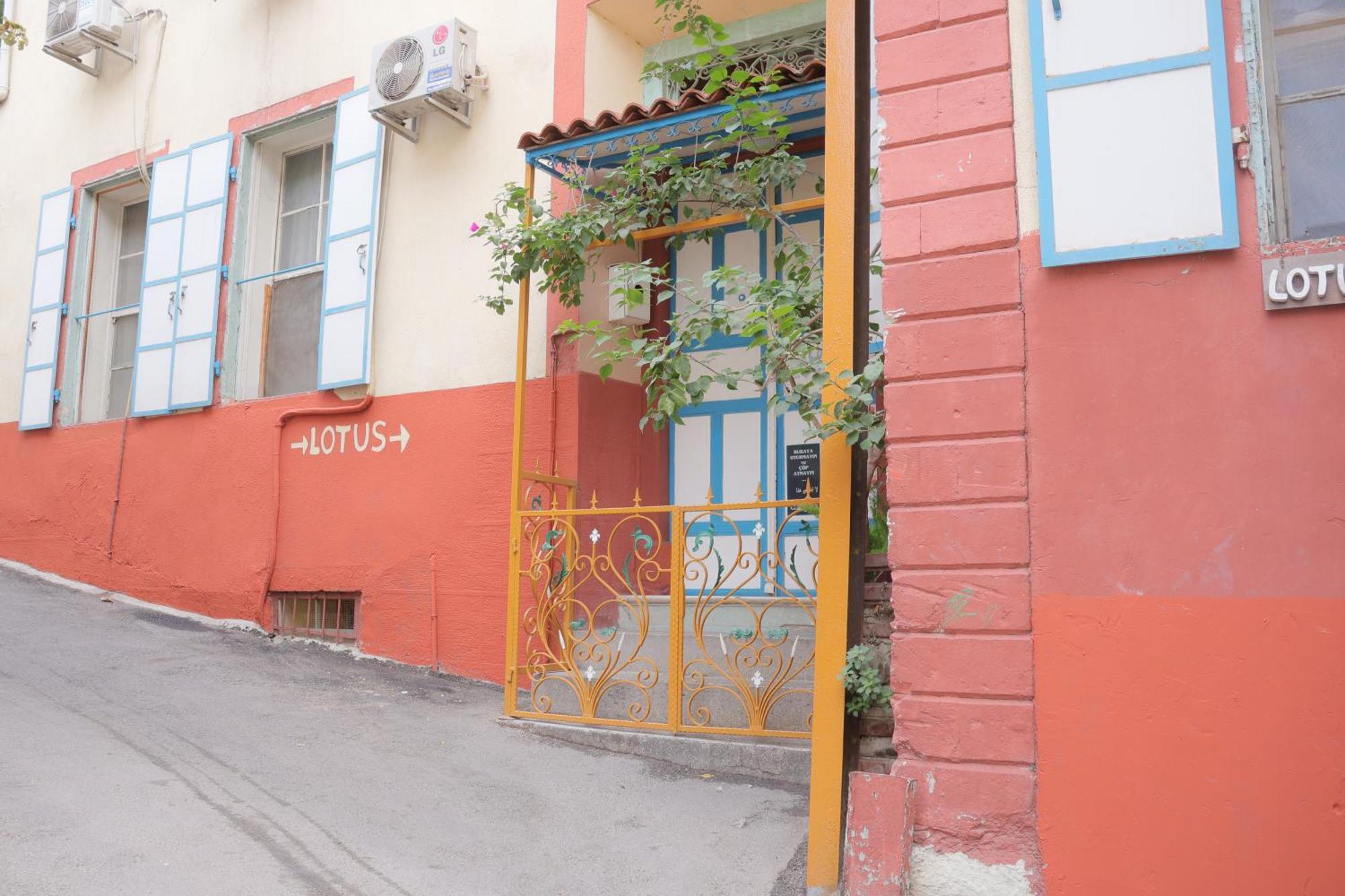 Lotus Garden Hostel İzmir Luaran gambar