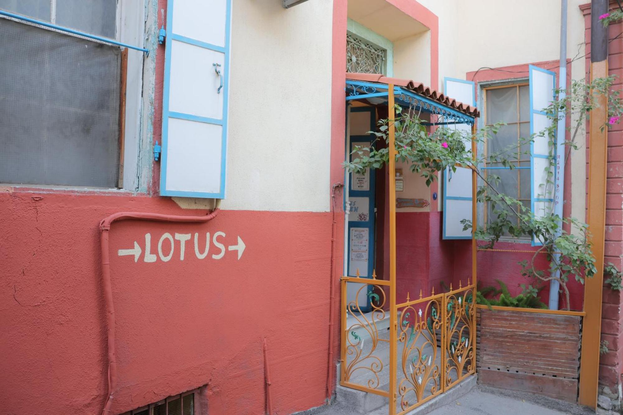 Lotus Garden Hostel İzmir Luaran gambar