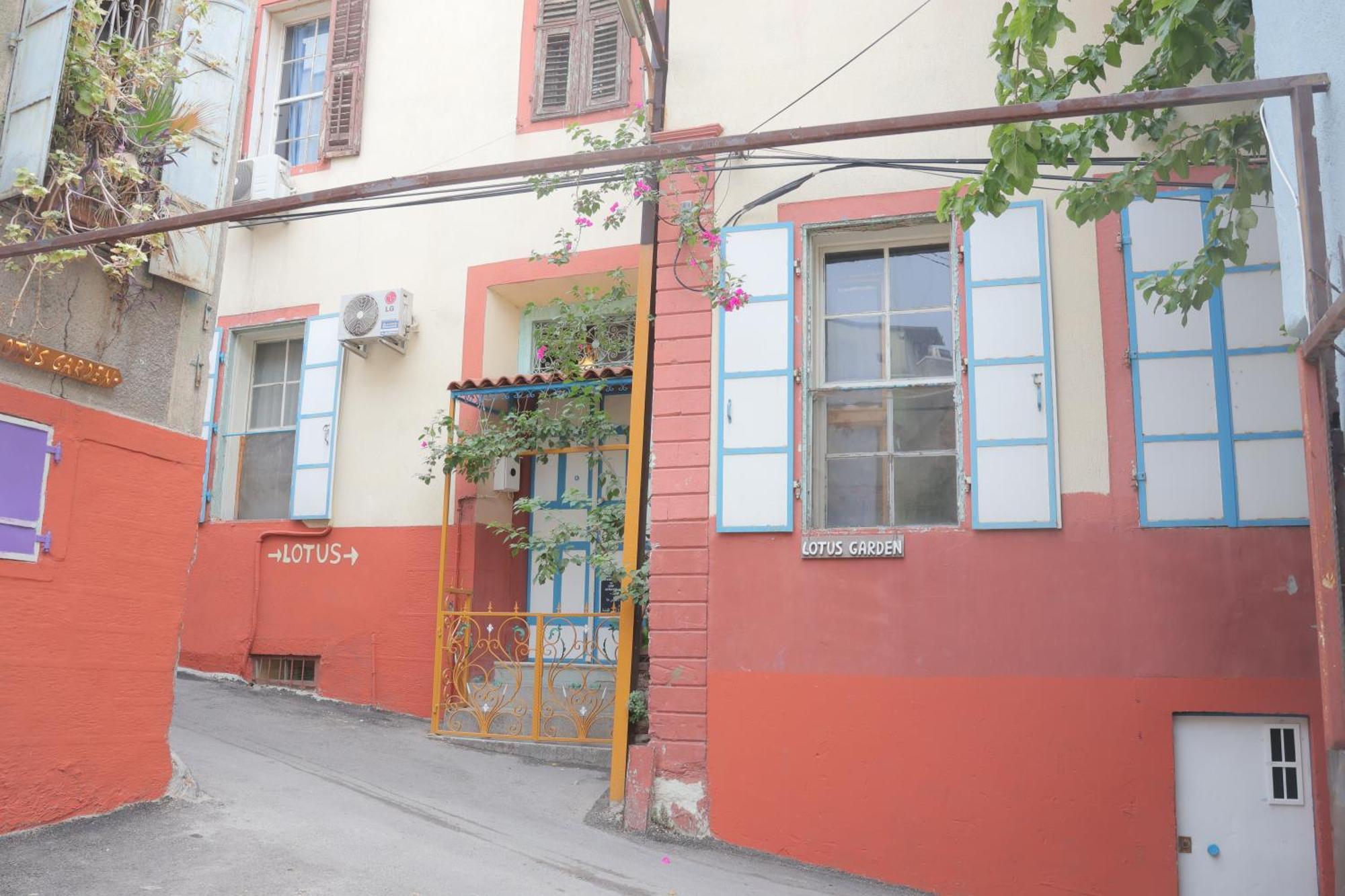 Lotus Garden Hostel İzmir Luaran gambar