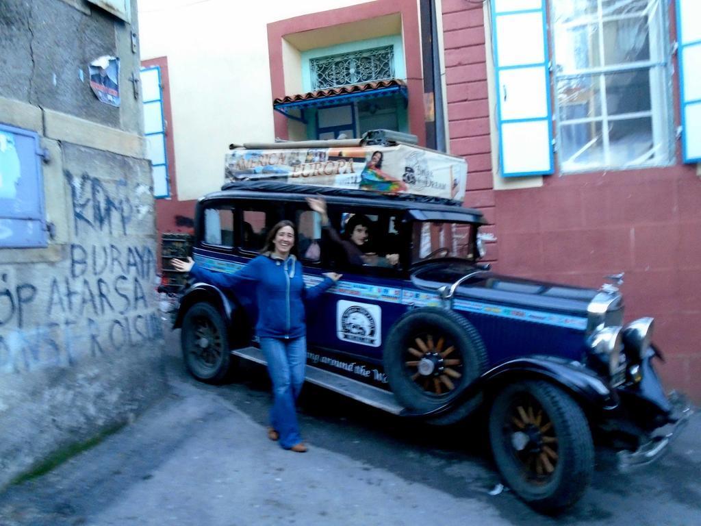 Lotus Garden Hostel İzmir Luaran gambar