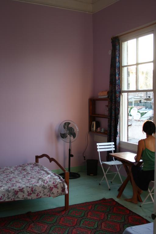 Lotus Garden Hostel İzmir Luaran gambar